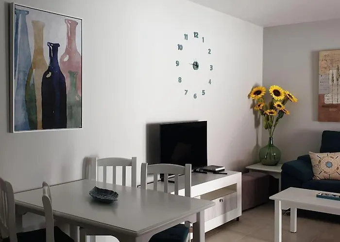 West Corner Apartment *